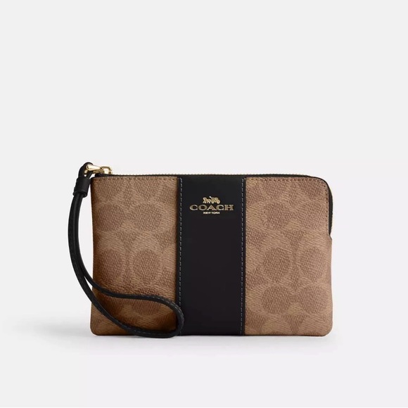New Coach Signature Wristlet - Picture 3 of 5